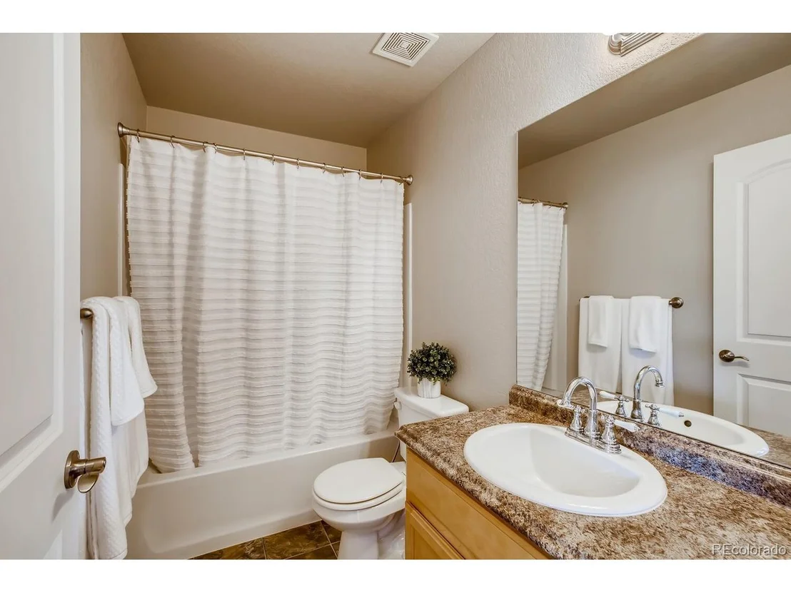 Photo of 5675 Vine Ave