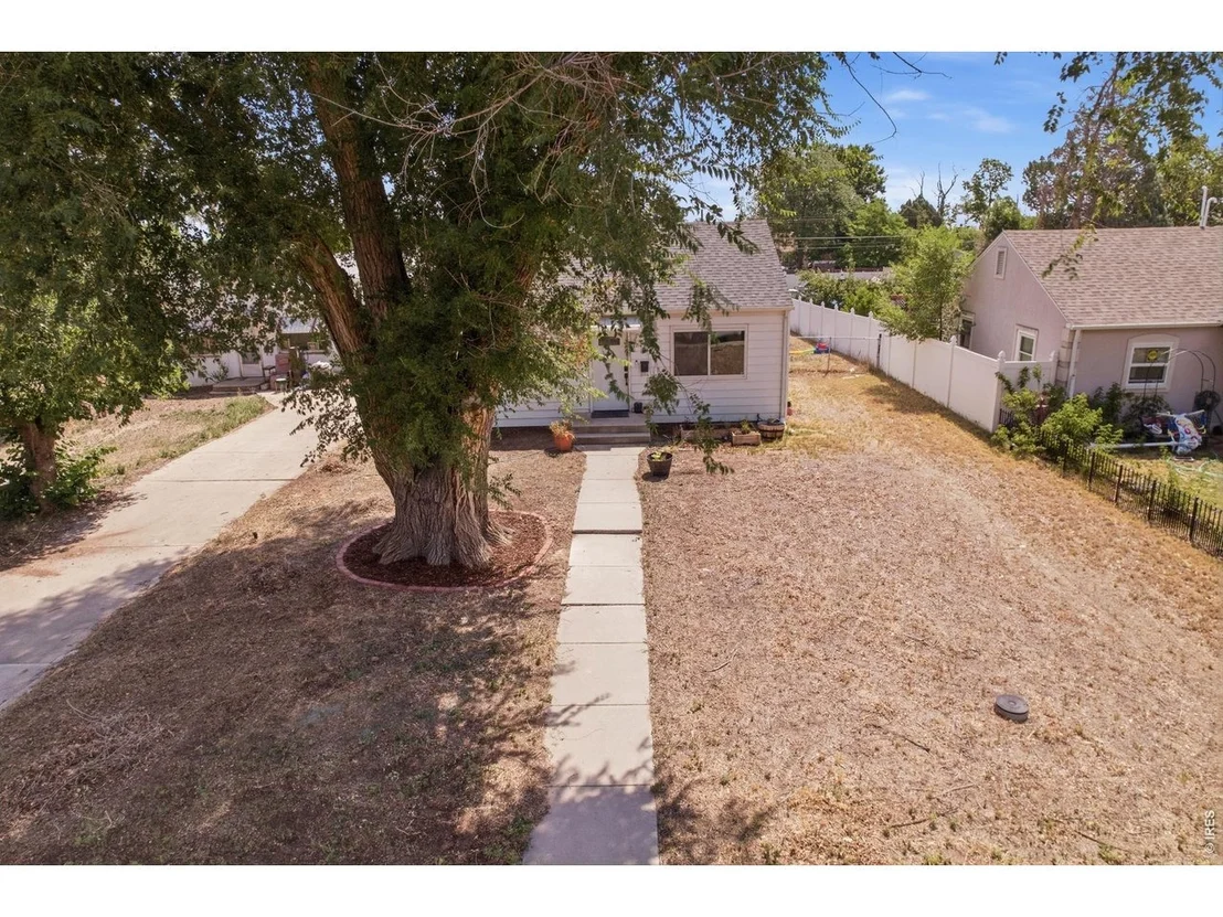 Photo of 2316 6th Ave