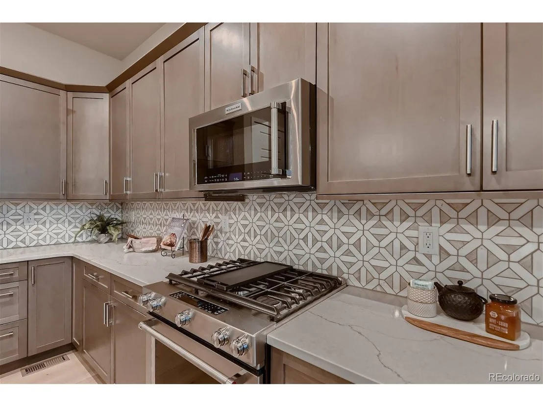 Photo of 895 Quarry Cir