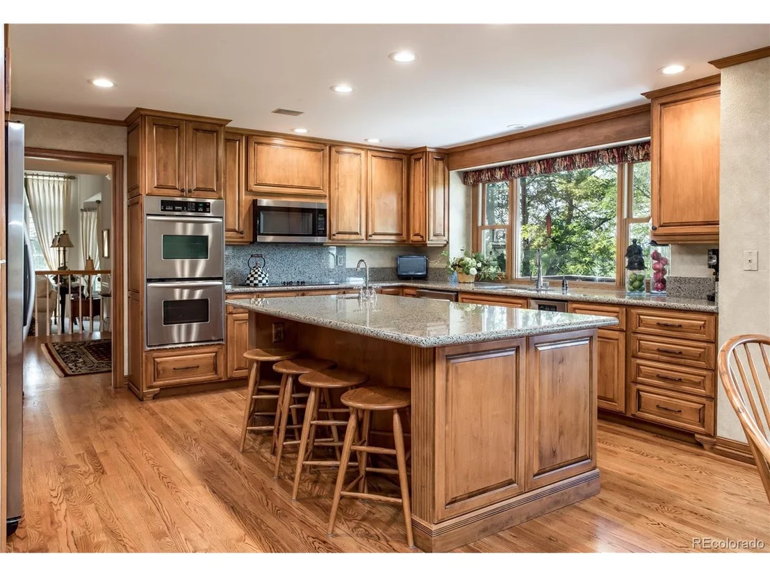 Photo of 7013 S Locust Cir