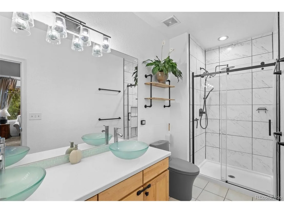 Photo of 424 W Dory Way