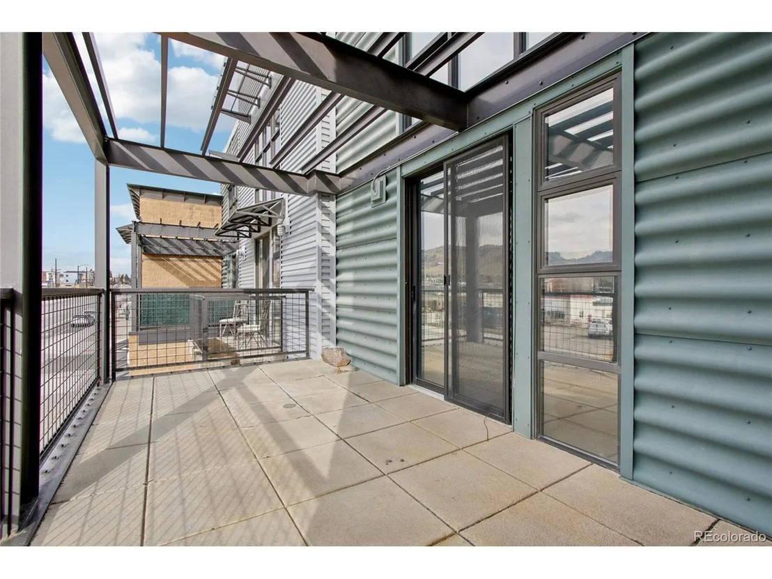 Photo of Unit 208 at 4520 Broadway St
