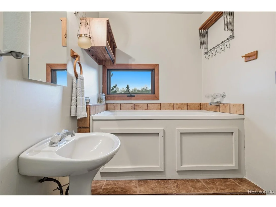 Photo of 275 Vulture Ln