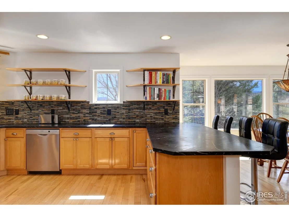 Photo of 385 Vasquez Ct