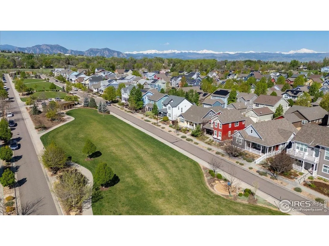 Photo of 2827 Twin Lakes Cir