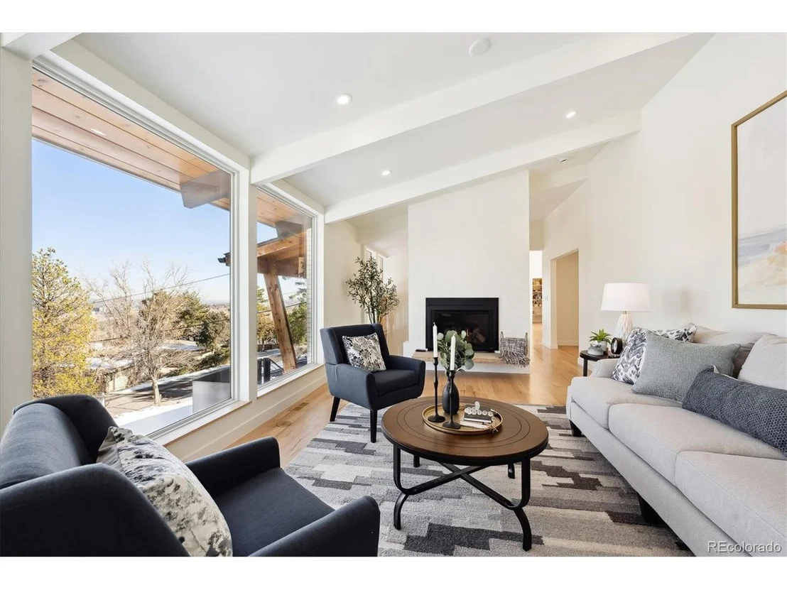 Photo of 14800 Foothill Rd