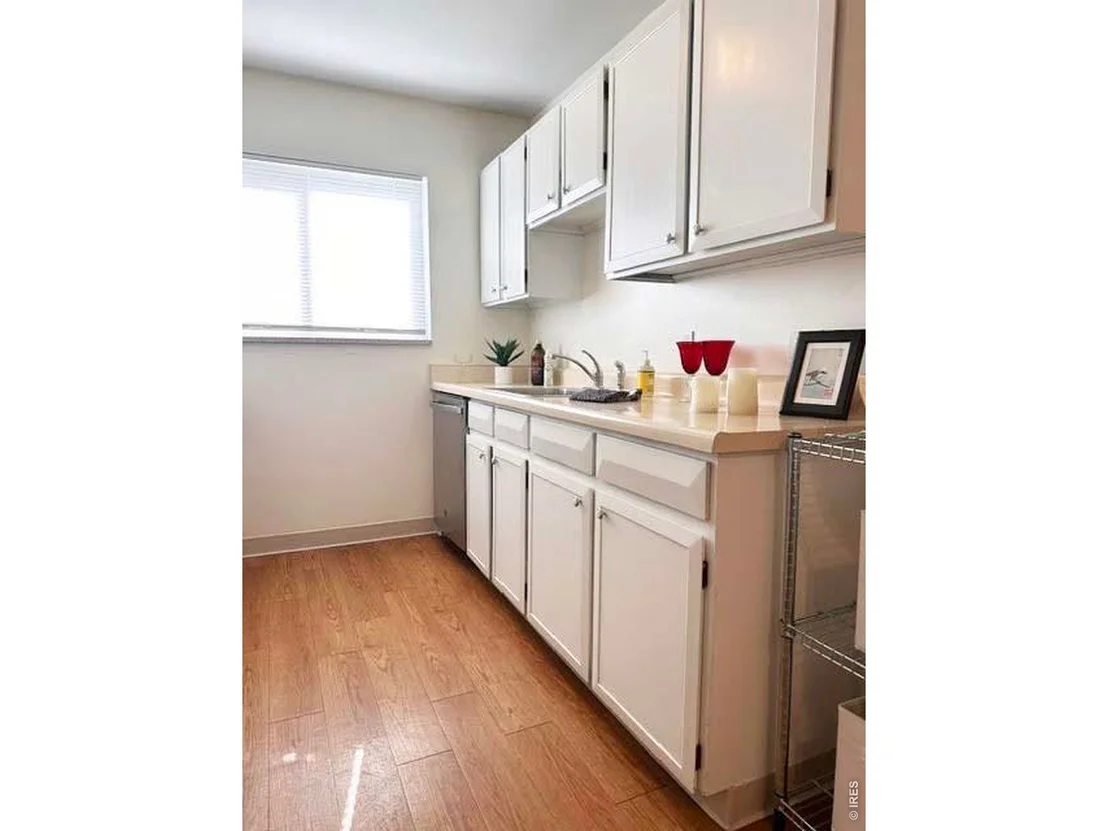 Photo of Unit 308 at 830 20th St