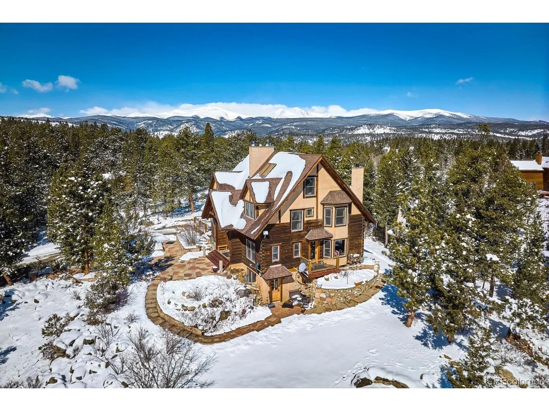 Photo of 2847 Ridge