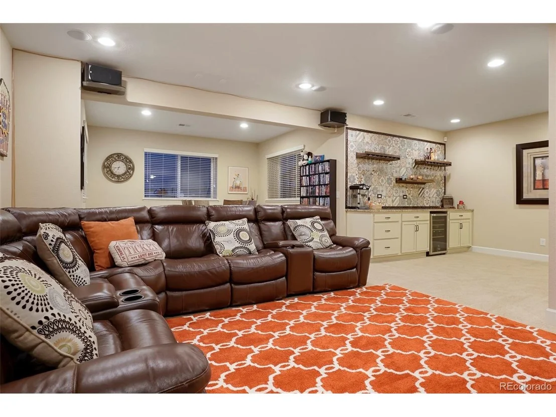 Photo of 7110 Oasis Dr