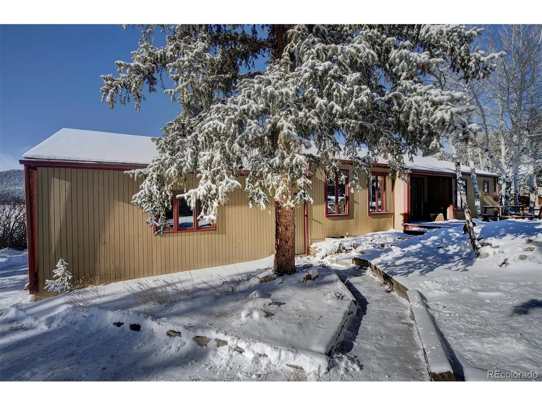 Photo of 2471 Pinehurst Dr