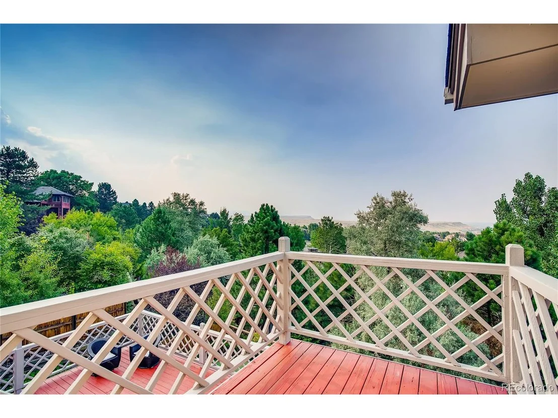 Photo of 15569 W Maple Dr