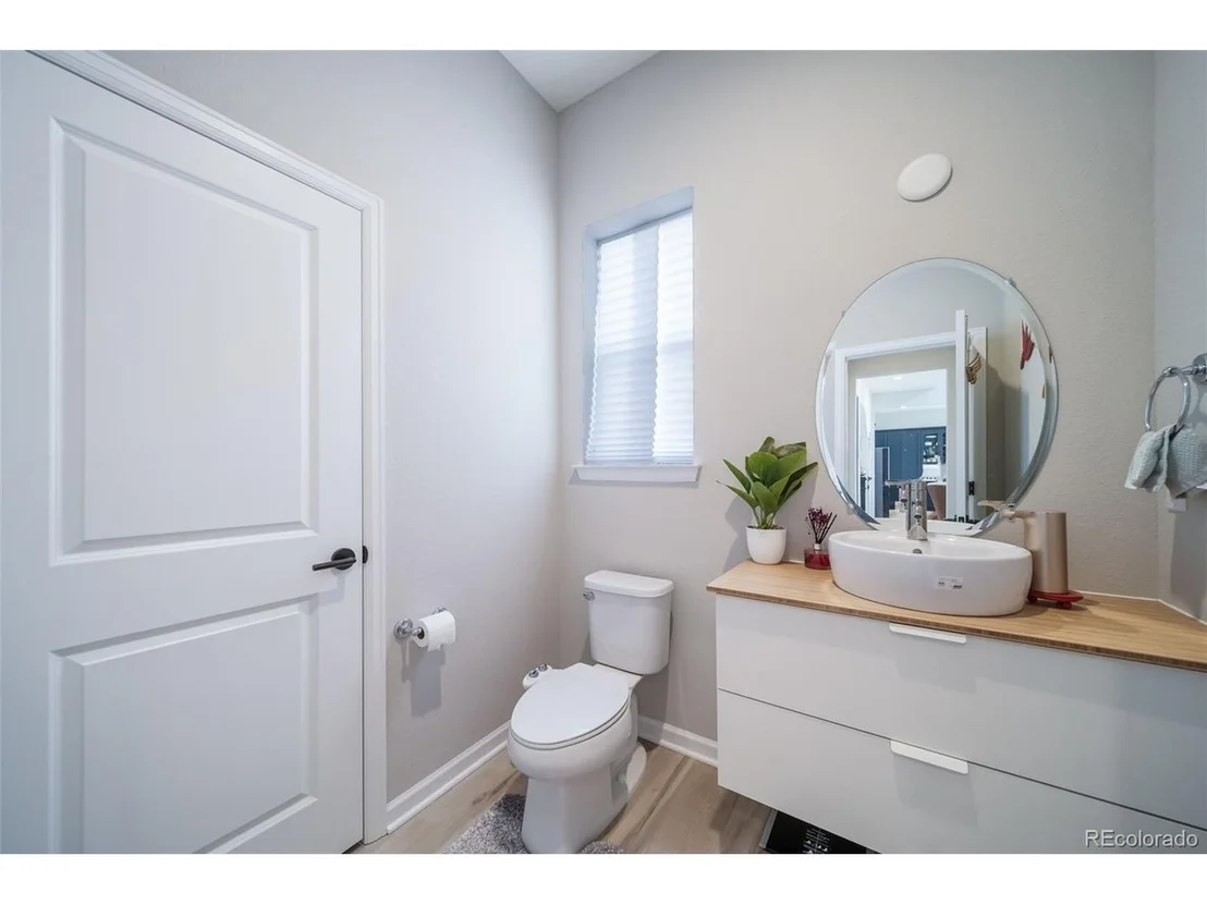 Photo of 5699 Amarosa Dr
