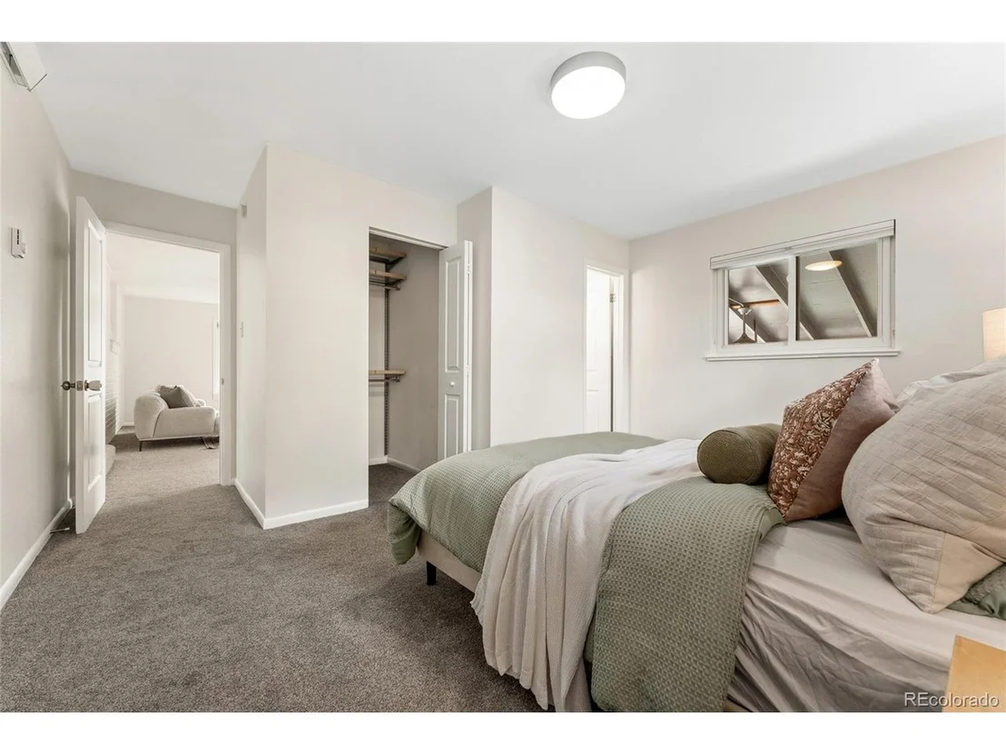 Photo of 1263 Elm St