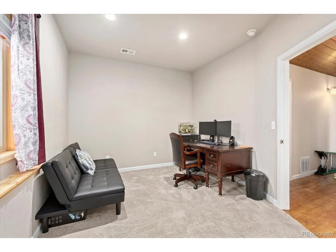 Photo of 10010 Sioux Cir