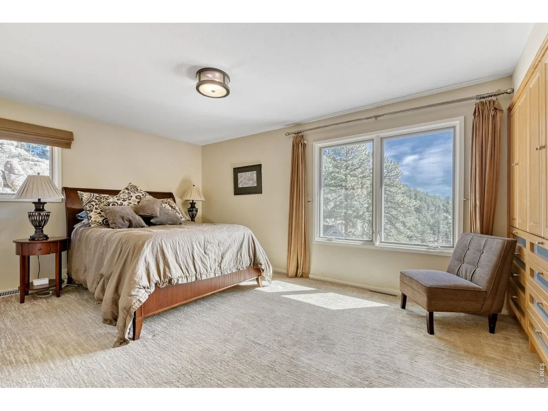 Photo of 3132 Linden Dr