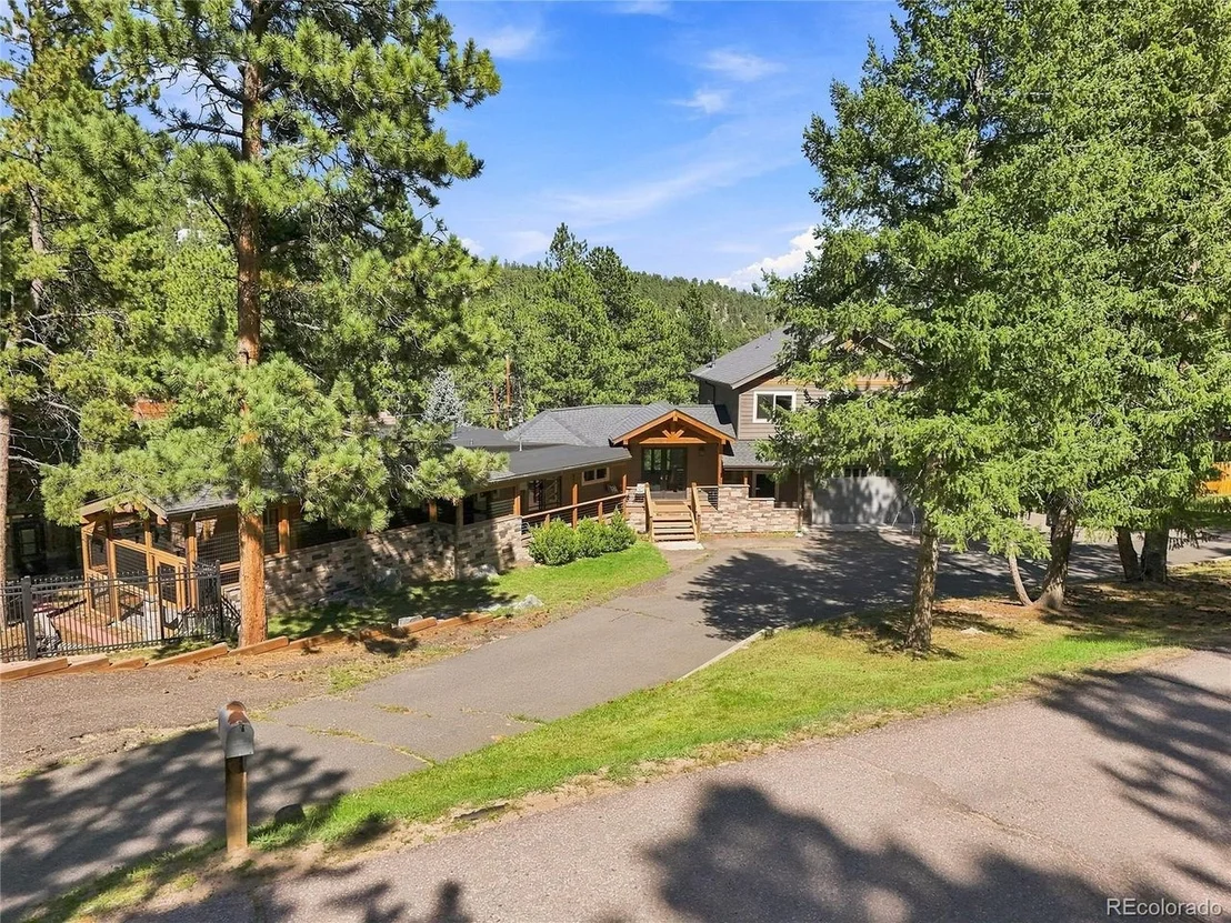 Photo of 28609 Pine Dr