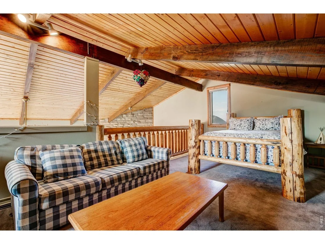 Photo of 301 Pine Tree Dr