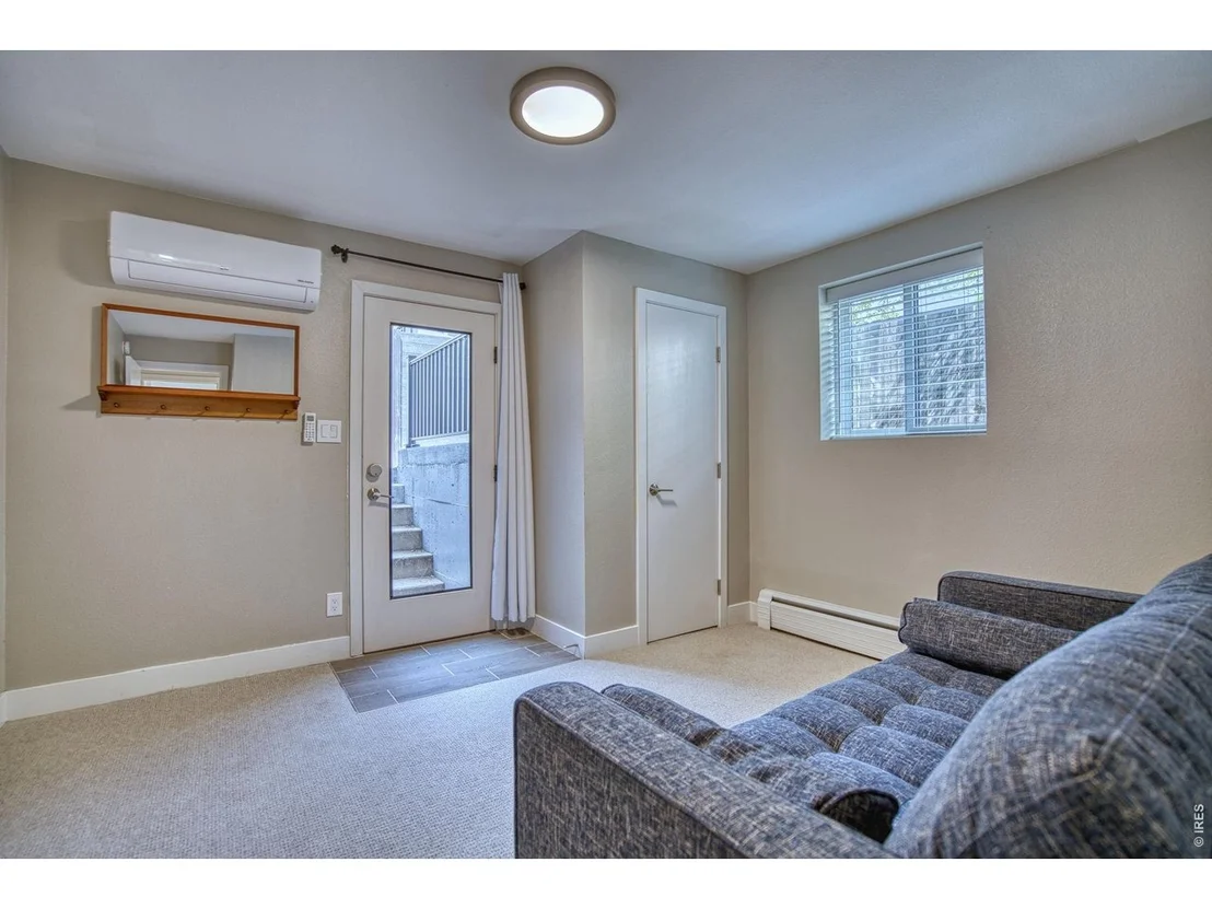 Photo of 375 Bates Ave