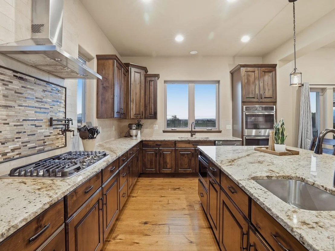 Photo of 39917 Hilltop Cir