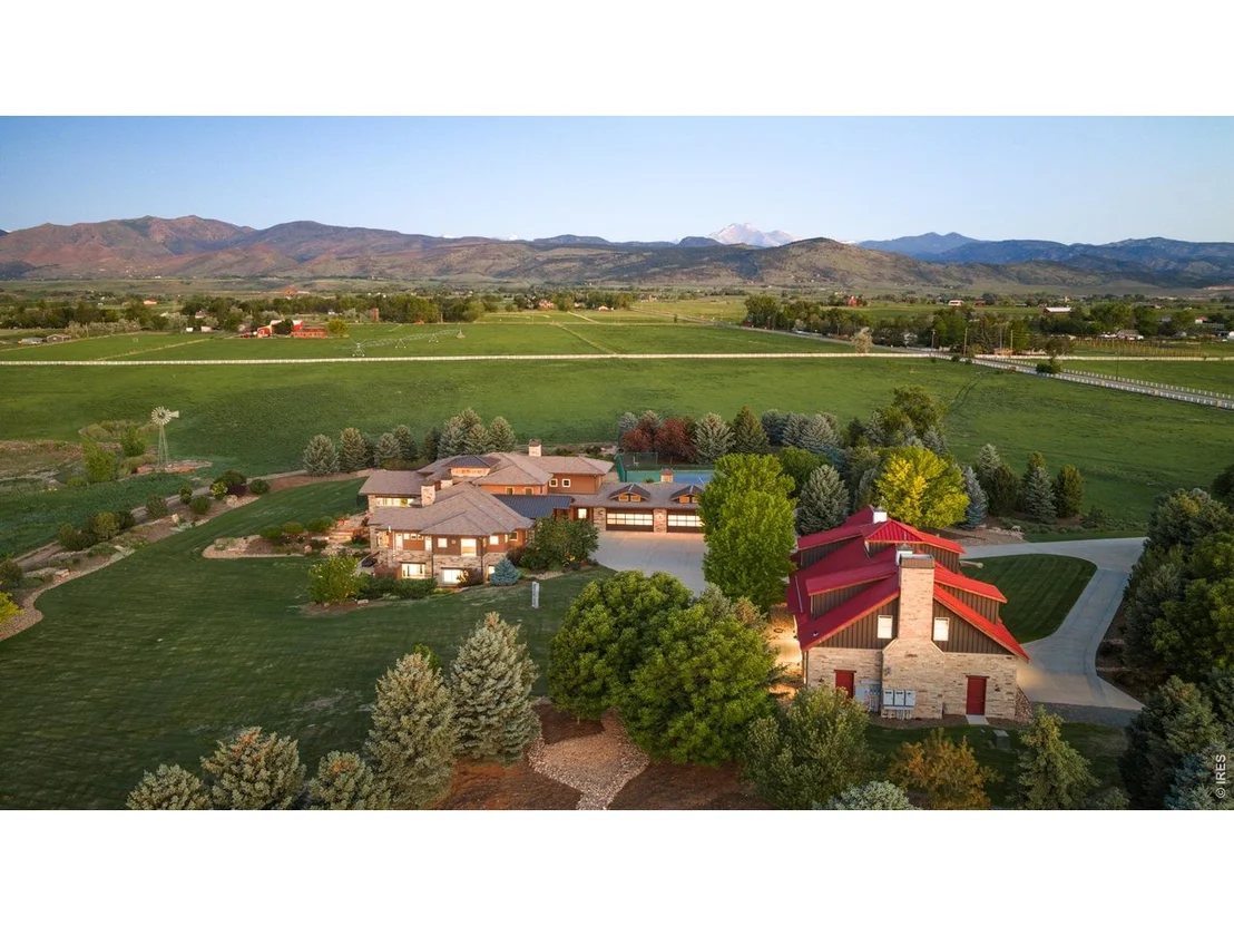 Photo of 6880 Saint Vrain Rd