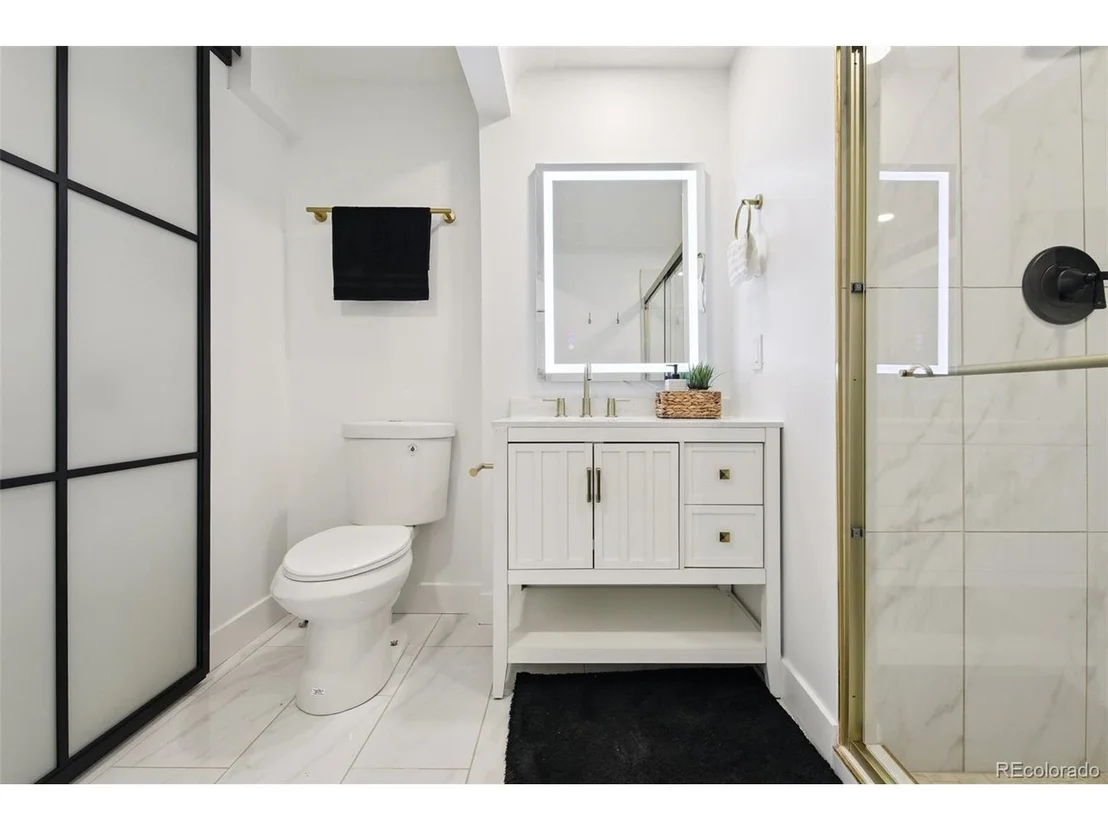 Photo of 256 King St