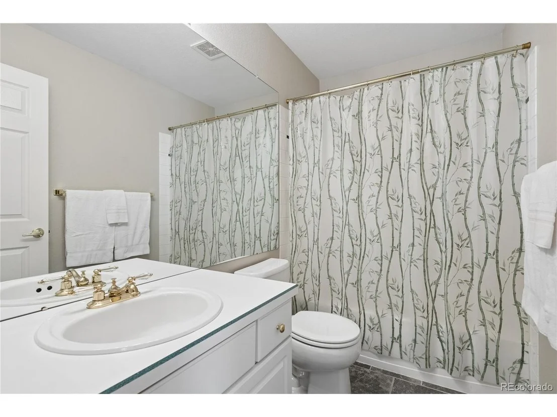 Photo of 423 Pinewood Cir