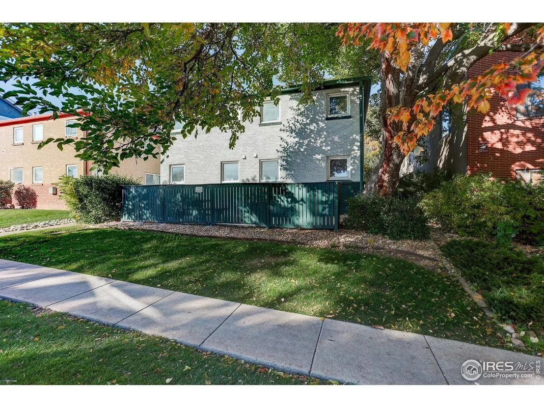 Photo of Unit 5 at 961 16th St