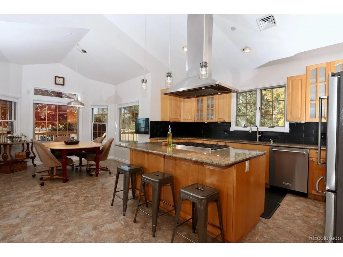 Photo of 7655 Crestview Dr