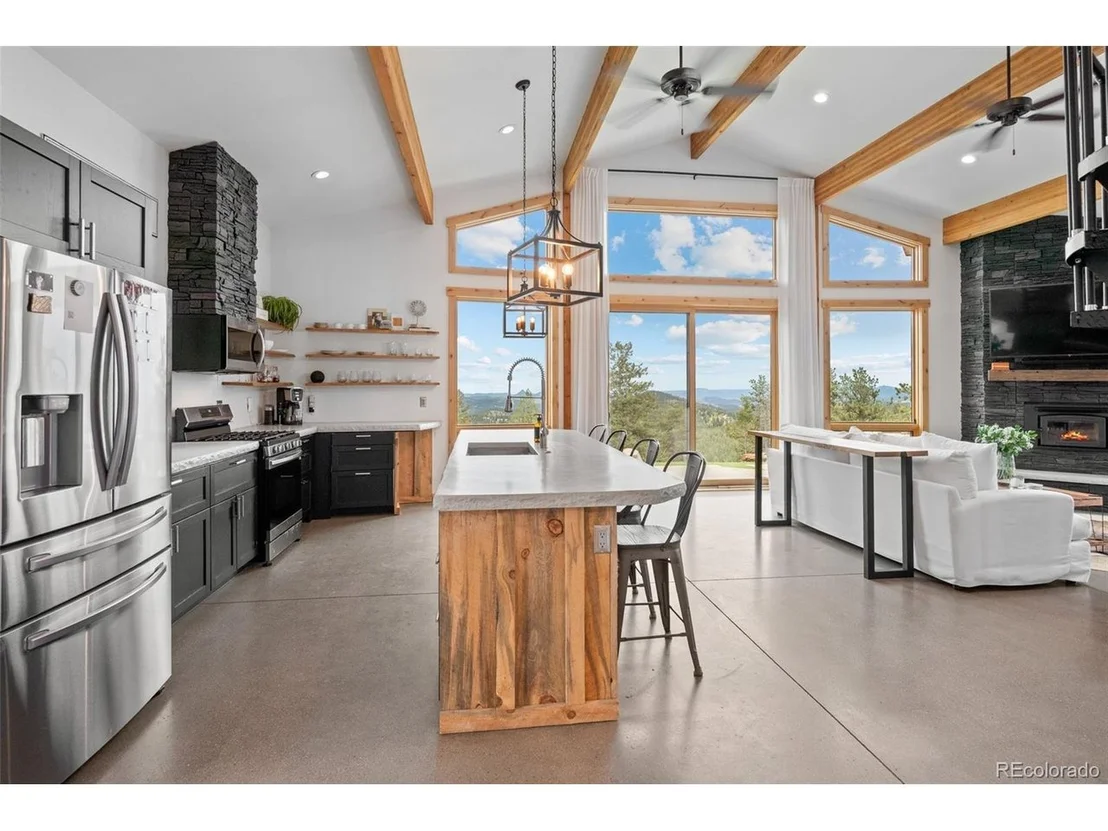 Photo of 150 Summit Dr