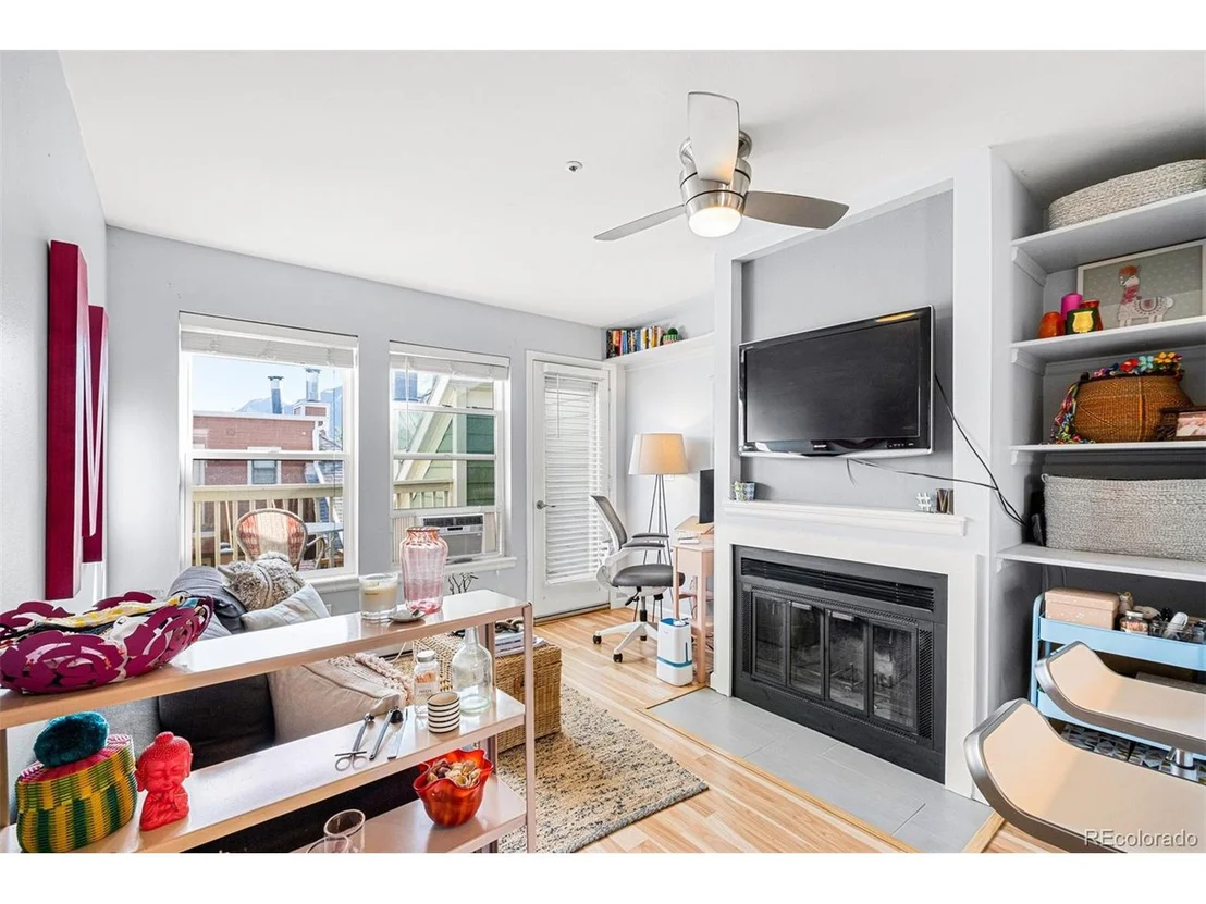 Photo of Unit 20 at 3025 Broadway St