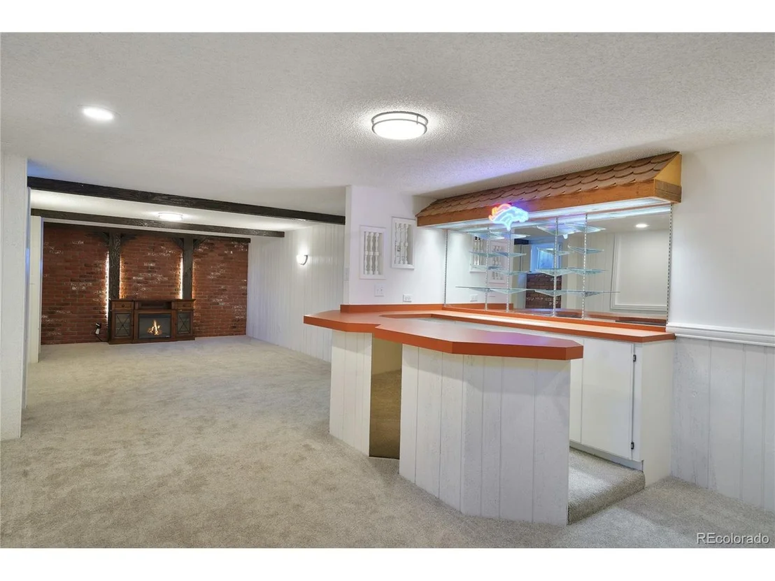 Photo of 6499 Iris Way