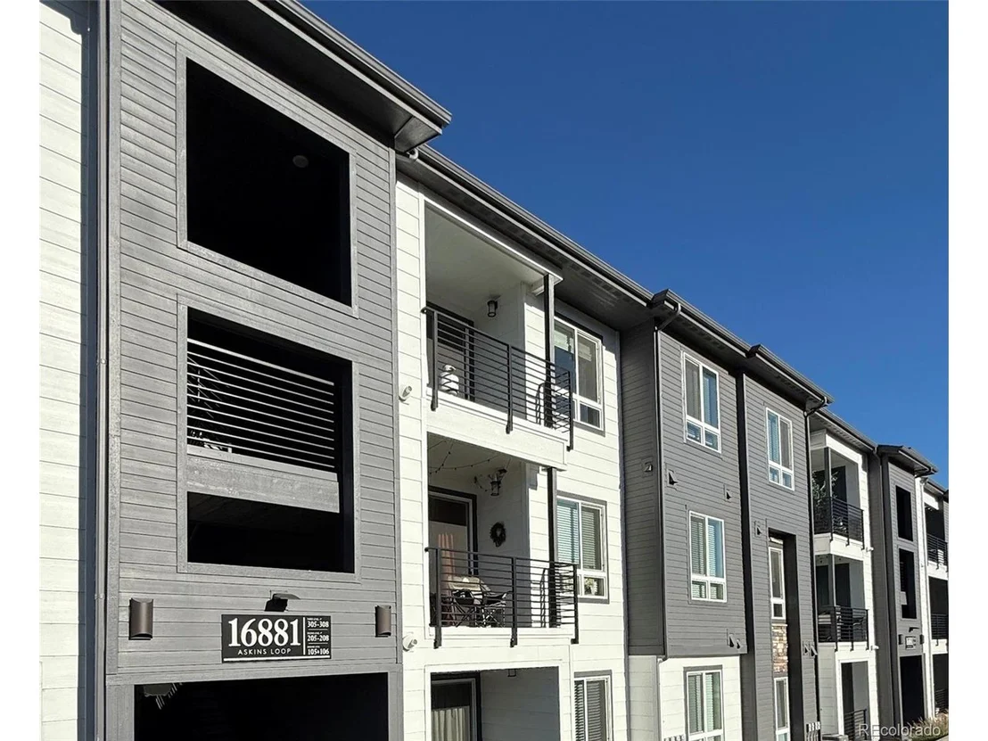 Photo of Unit 305 at 16881 Askins Loop