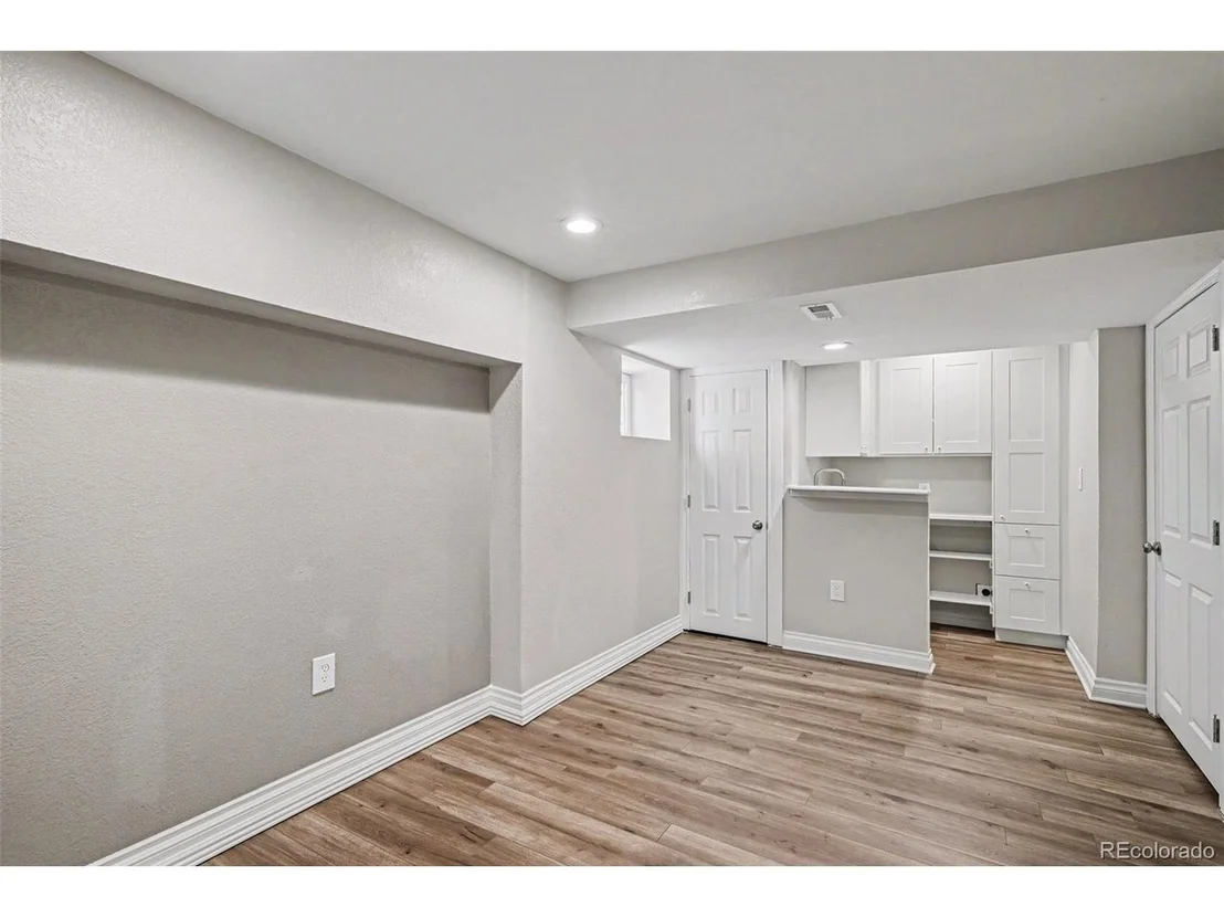 Photo of 995 Garden Dr
