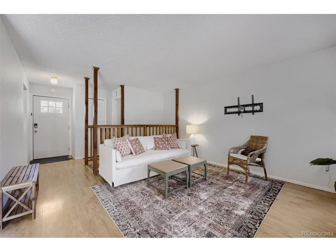 Photo of 445 Hickory Pl