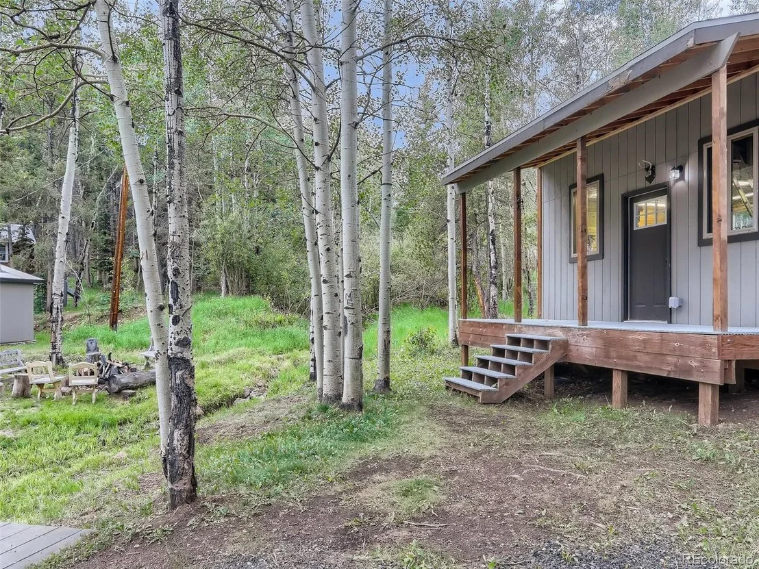 Photo of 479 Deer Rd