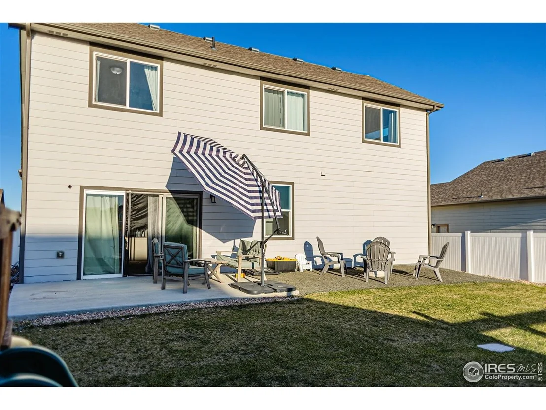 Photo of 985 Axis Dr