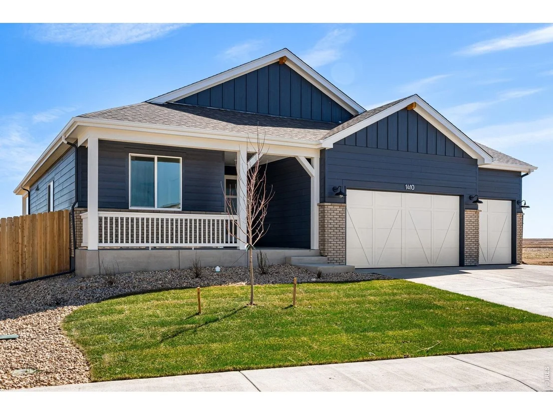 Photo of 844 Doubleleaf Dr