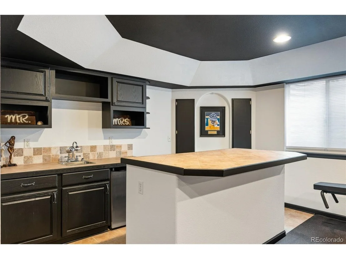 Photo of 10182 Knoll Cir