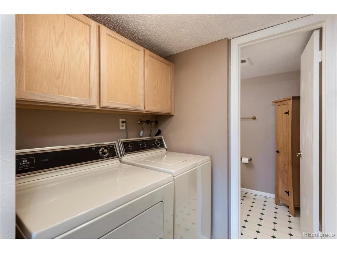 Photo of 10951 Kendall Dr