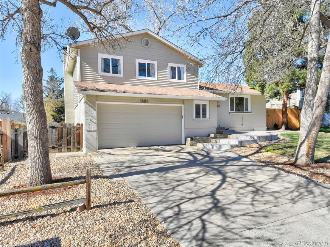 Photo of 1484 Mayfield Cir