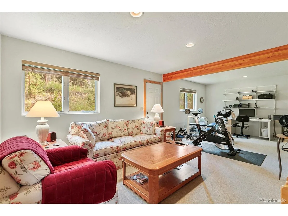 Photo of 212 Fairview Blvd