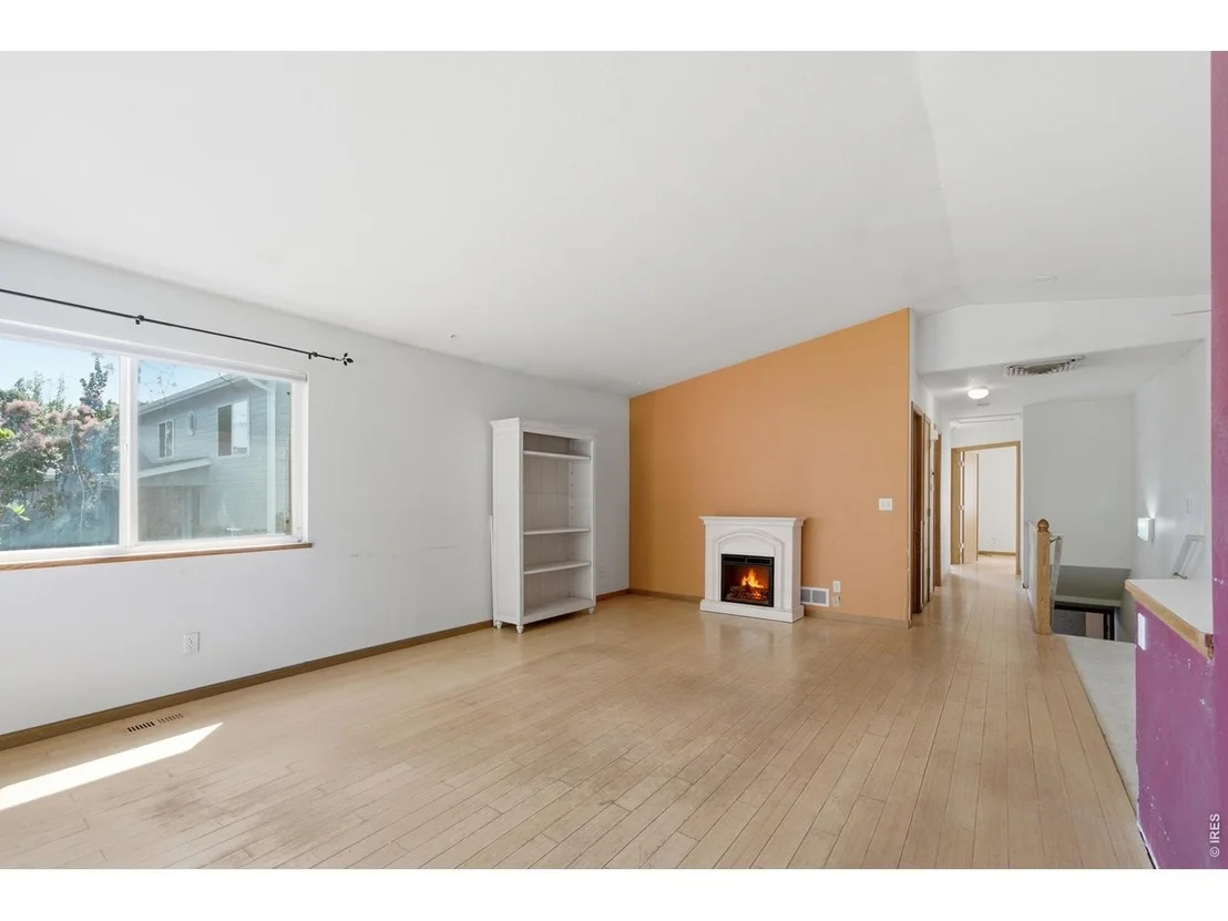 Photo of 347 Walnut Dr