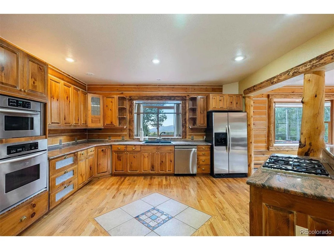Photo of 9141 Mountain Ranch Rd