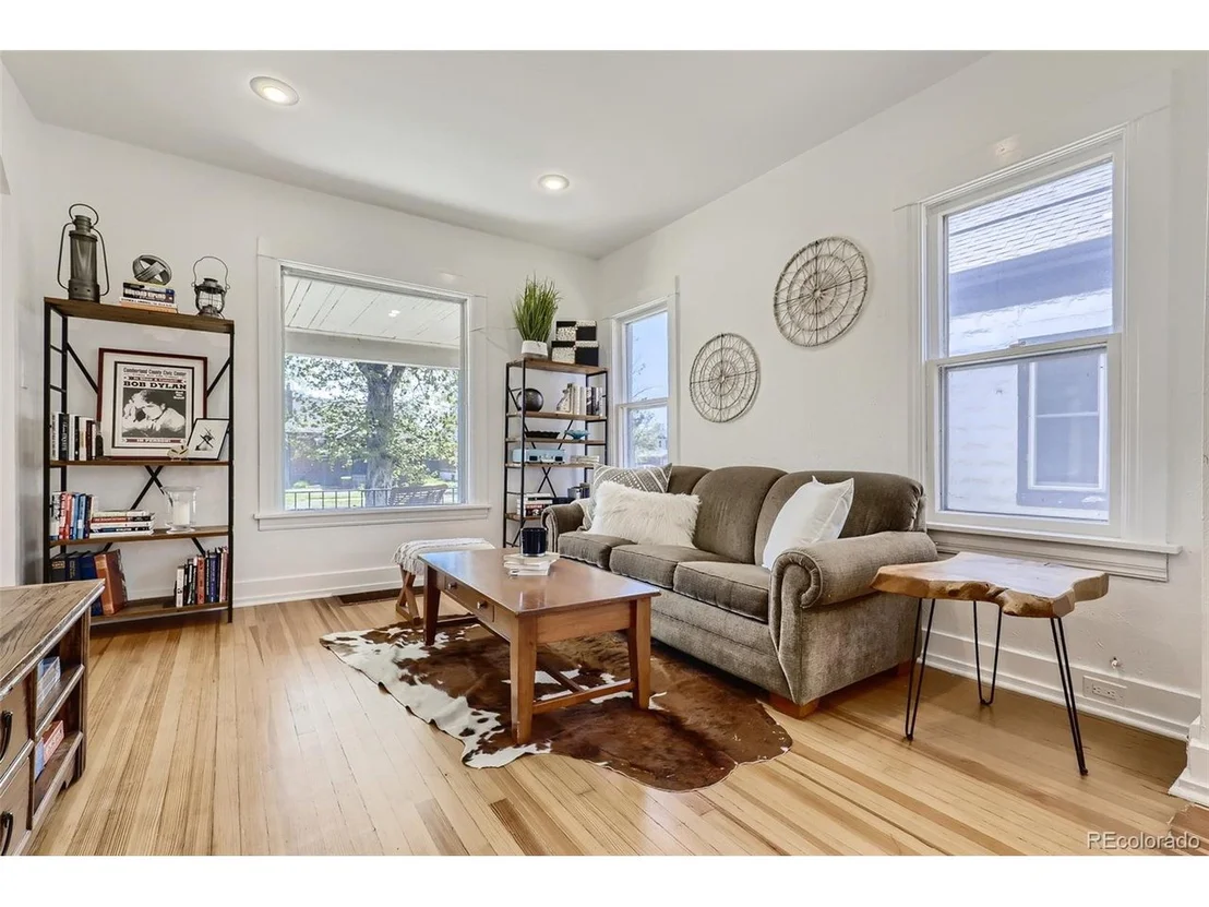 Photo of 3883 Lowell Blvd