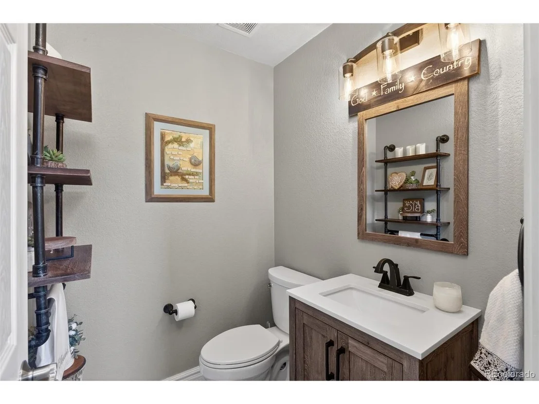 Photo of 10060 Matthew Ln