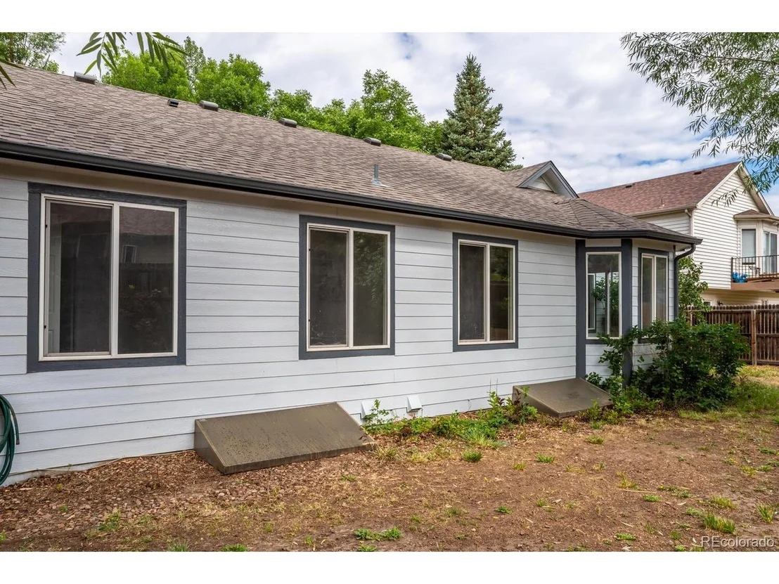 Photo of 300 Linden St