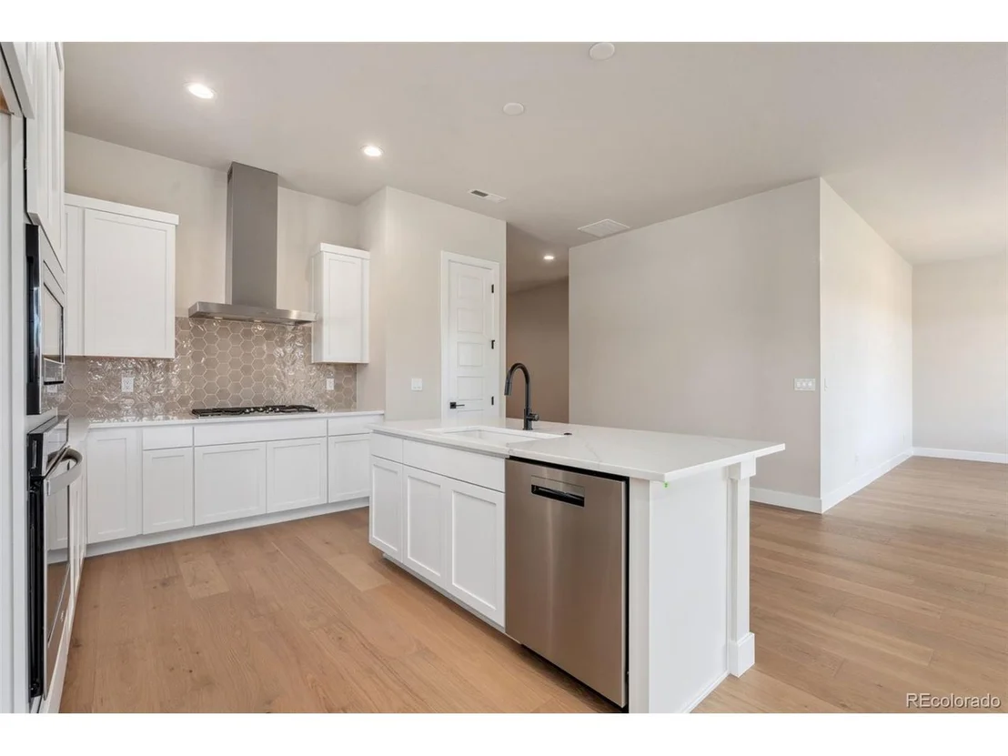 Photo of 1720 Barefoot Dr