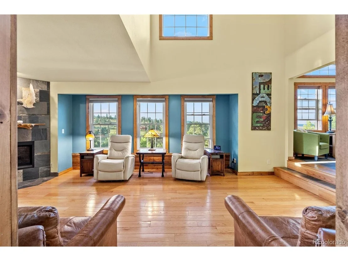 Photo of 576 Bluebird Ln