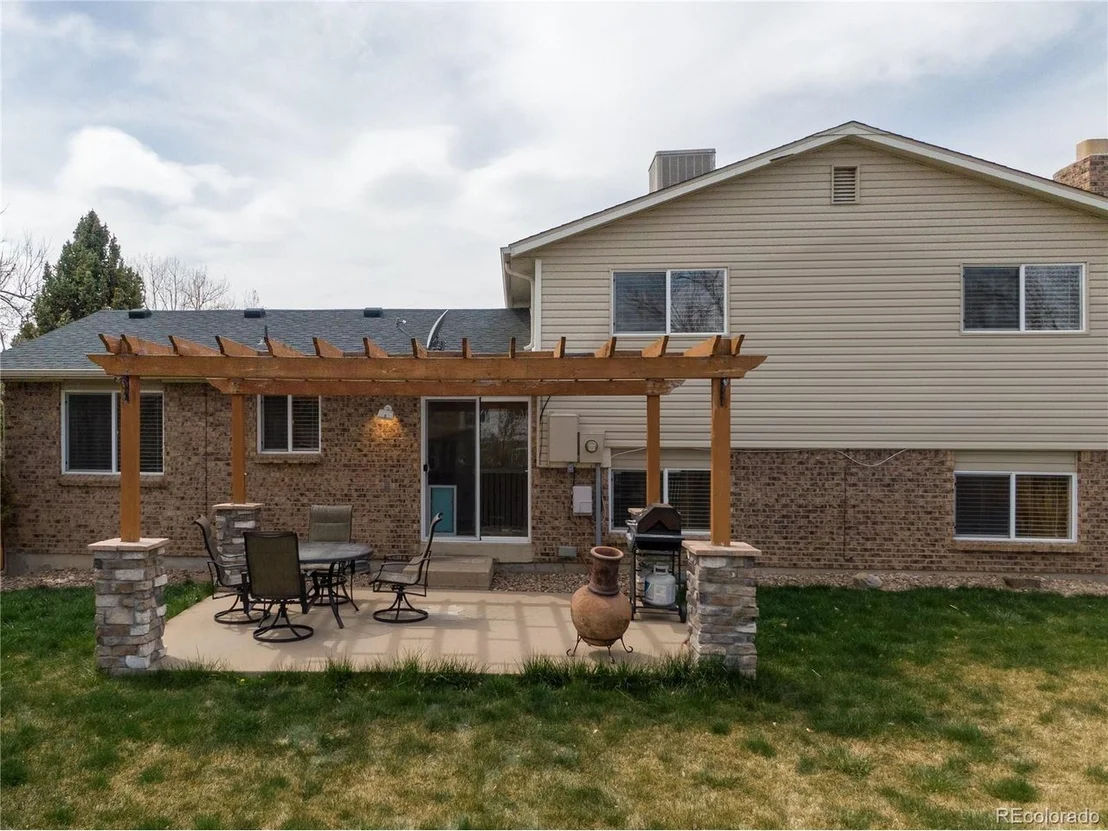 Photo of 7390 Devinney Ct