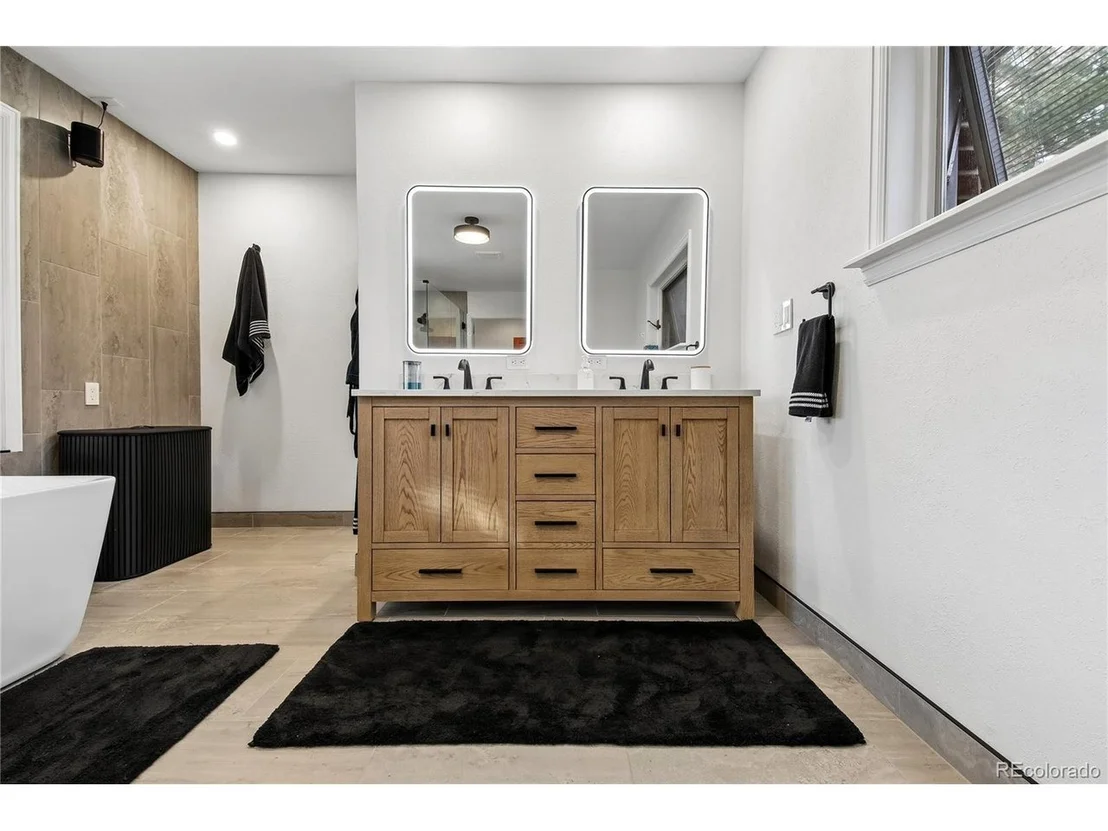 Photo of 239 Dekker Dr